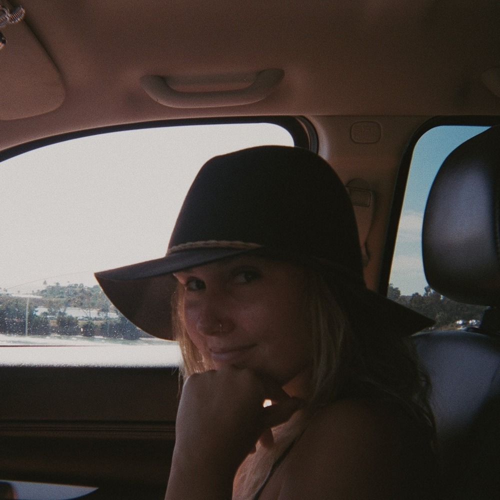 Meet your Posher, Mia